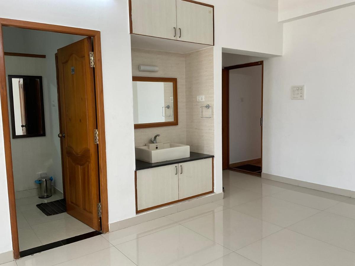 Fiesta House Pallikaranai Τσενάι Εξωτερικό φωτογραφία
